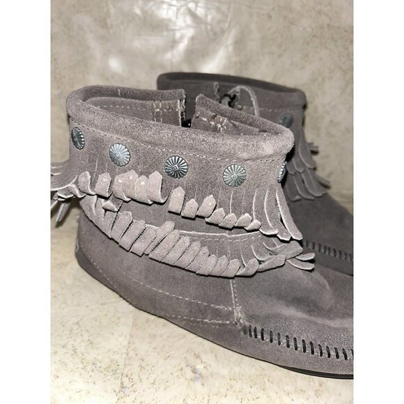 Minnetonka Double Fringe Gray Suede Moccasin Ankle Zip Booties Women 9.5 - Picture 3 of 9